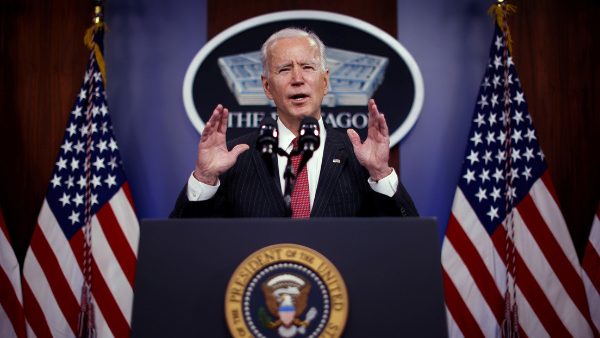 Video: Biden firma una orden ejecutiva que pone fin a la emergencia nacional en la frontera con México. Cancela el muro