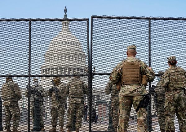 El Pentágono anuncia medidas para afrontar el extremismo de derecha en el Ejército