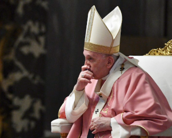 El Vaticano rechaza bendición a parejas homosexuales; Dios “no puede bendecir el pecado”, asegura