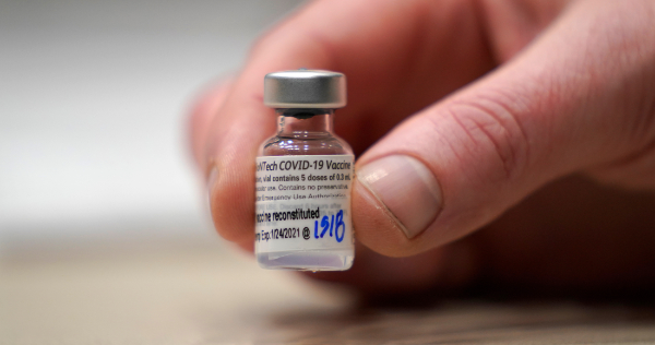 La vacuna contra la COVID-19 de Pfizer es segura y da protección alta a niños mayores de 12 años: estudio