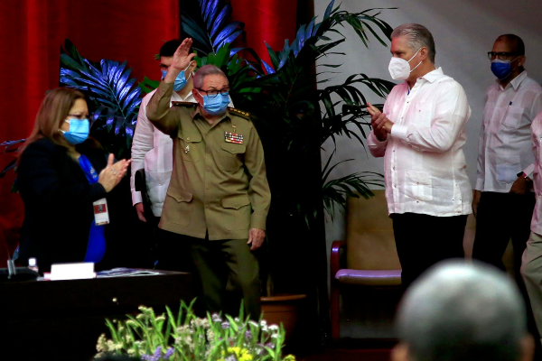 Díaz-Canel sucede a Raúl Castro como líder del Partido Comunista de Cuba