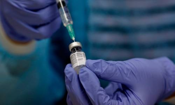 Llega embarque con más de 487 mil vacunas de Pfizer