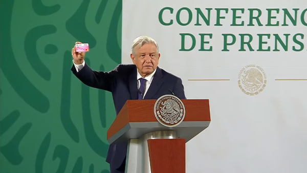 Videos: ¿Compra de votos? Promesas en tarjetas de plástico, el popular ‘modus operandi’ electoral en México. AMLO las califica de fraude electoral y la Fiscalía ya investiga a candidatos