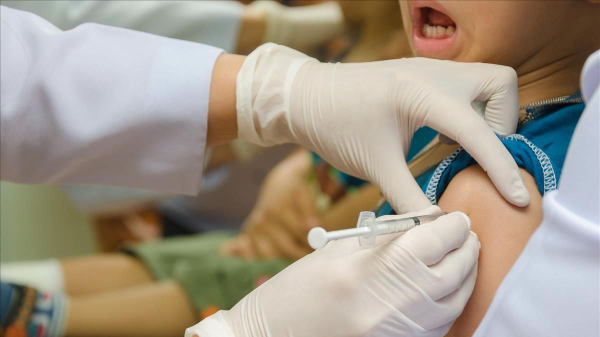 Se inició ya la vacunación contra COVID a menores de 12 a 15 años en el condado de LA. “Es el camino a la recuperación de las escuelas”, afirma el Superintendente Beutner