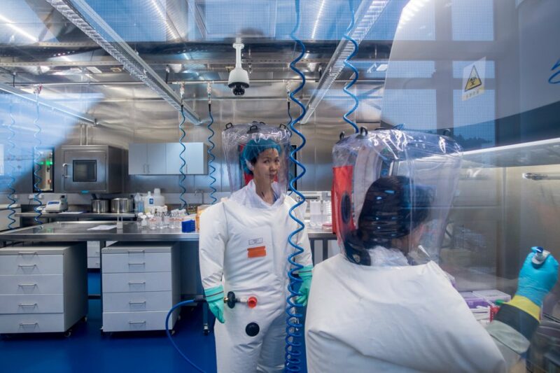 El fundador del laboratorio Moderna, contundente: “El coronavirus se escapó del laboratorio de Wuhan”