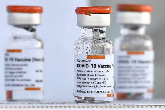 Promete China 2 mil millones de vacunas para el mundo