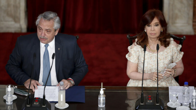 Videos: El gobierno argentino enfrenta grave crisis interna