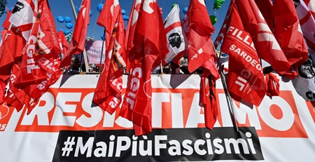 Masiva protesta antifascista en Italia