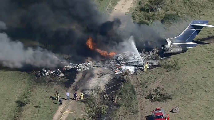 Videos| Se estrella y se incendia un avión con 21 personas a bordo y todas sobreviven, en Texas
