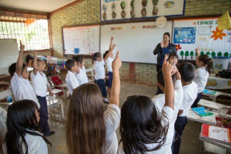 Acentuada crisis educativa en naciones latinoamericanas y del Caribe, revela estudio de la UNESCO