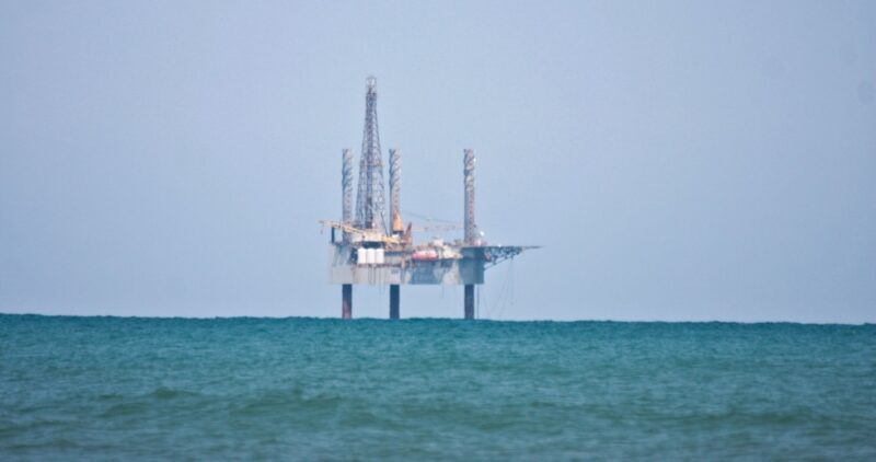 Petrolera rusa descubre un campo petrolero con hasta 250 millones de barriles a 60 kilómetros de la costa mexicana
