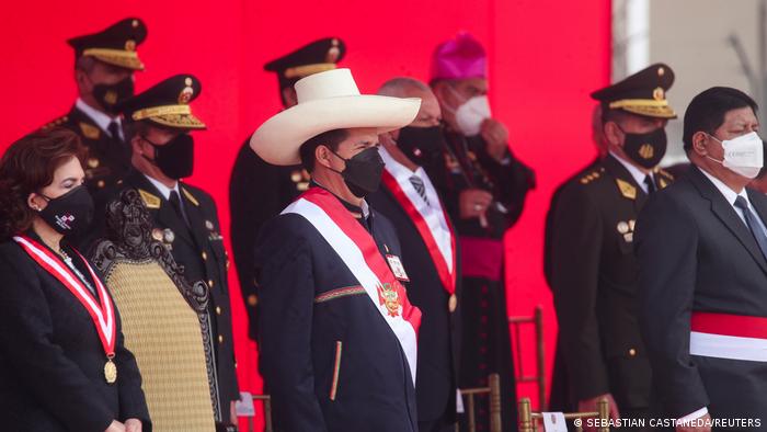 Procuraduría de Perú denuncia al presidente Pedro Castillo por corrupción