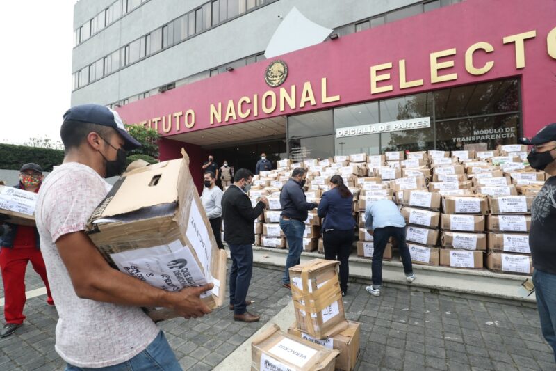 El INE recibió en total nueve millones de firmas, en apoyo a la realización de la consulta de Revocación de Mandato