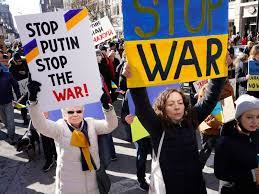 Video: La Unión Europea cierra su espacio aéreo a Rusia, enviará armas a Ucrania y veta a las agencias informativas RT y Sputnik