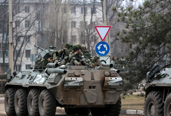 Tanques rusos bloquean Kiev; combates en toda Ucrania: Zelensky