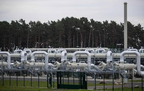 Putin promete mantener suministro de gas a mercados mundiales