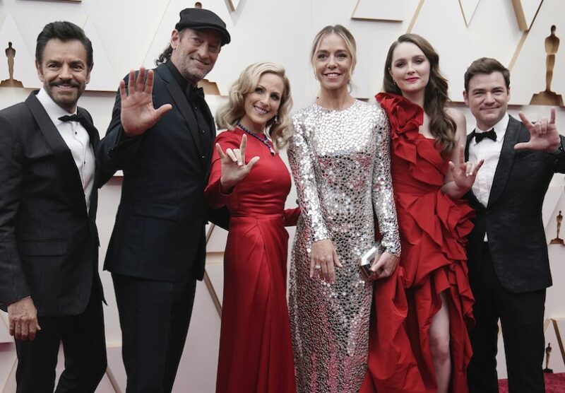 CODA se lleva el Óscar a Mejor Película; Eugenio Derbez sube a recibirlo