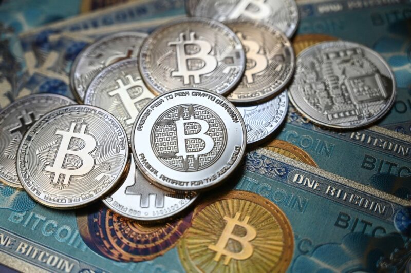 ‘Cárteles’ mexicanos lavan con bitcoins unos 25 mil millones de dólares al año, revela reporte