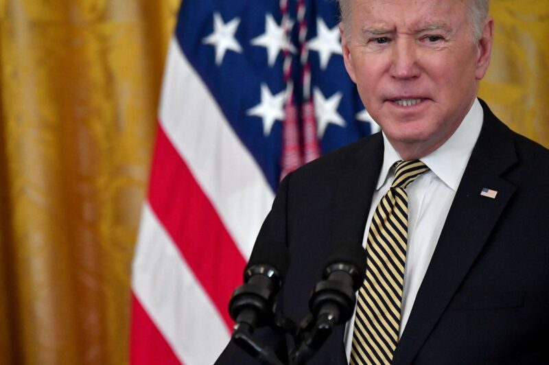 Biden llama “criminal de guerra” a Putin; Zelensky conmueve al Congreso