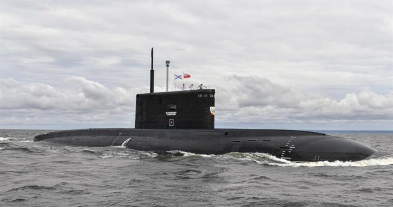 Rusia hace ejercicios nucleares en mar y tierra, y se coloca en “alerta elevada”