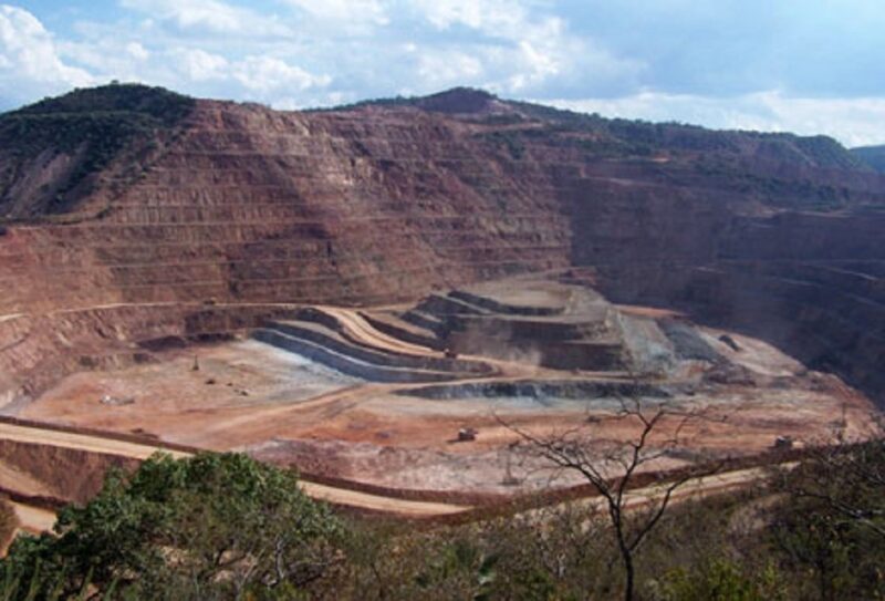 Gobiernos neoliberales entregaron 60% del territorio mexicano a mineras, mayoritariamente extranjeras. Pagan de 8 a 188 pesos por hectárea dada en concesión