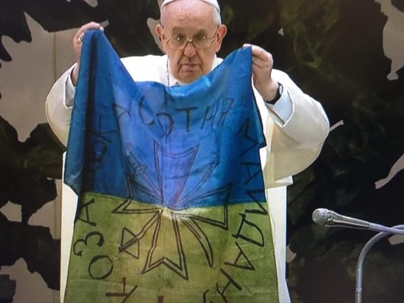Llama el Papa a la paz en “insensata” guerra de Ucrania y expresa preocupación sobre el riesgo de una guerra nuclear