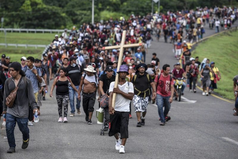 Sale de Tapachula caravana migrante rumbo a la capital mexicana