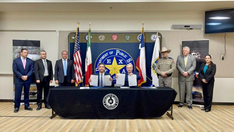 El gobernador de Texas ya suscribió acuerdos con sus homólogos fronterizos mexicanos para terminar las revisiones de camiones de carga