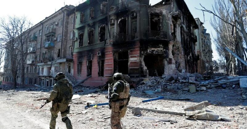 Mariúpol está destruida. Hay más de 10 mil muertos, denuncia el presidente Zelenski