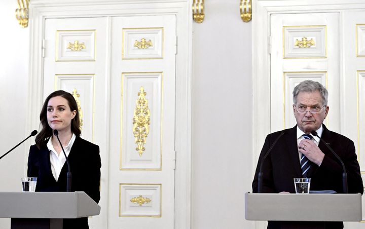 Videos: El presidente y la primera ministra de Finlandia apoyan ingreso en la OTAN. Rusia dice que habrá represalias
