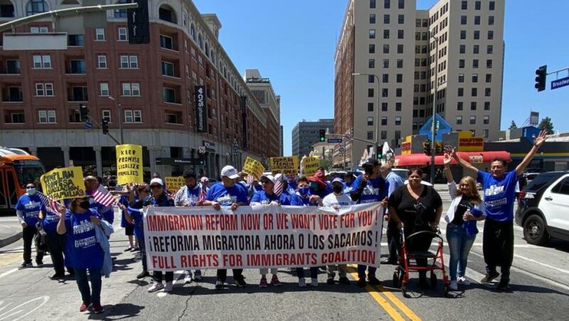 Indocumentados piden a Biden y al Congreso que cumplan con su promesa de aprobar la reforma migratoria