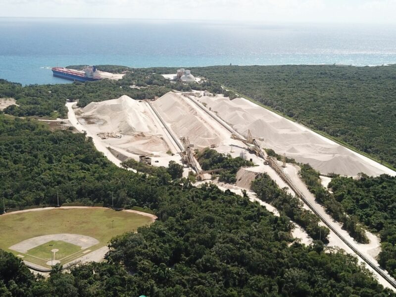 AMLO ordena acción legal contra la empresa Calica, filial de una firma de EU, por extraer minerales en Quintana Roo a pesar de que ya no debía hacerlo