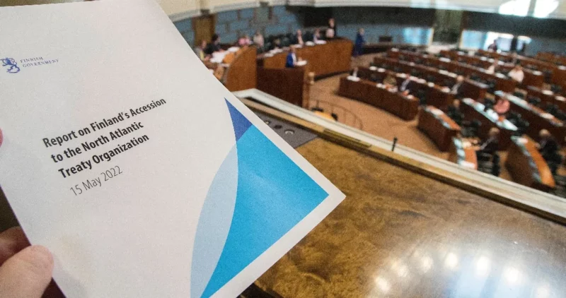 Amplia mayoría parlamentaria de Finlandia aprueba solicitar su ingreso a la OTAN