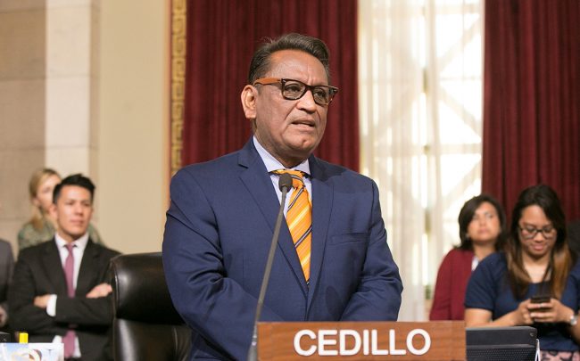 Gil Cedilo, figura latina, se enfila a la derrota como concejal en Los Angeles