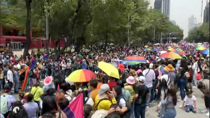 Videos: El Zócalo, crisol de la diversidad LGBT. Freno a crímenes de odio y discriminación, demandas generalizadas