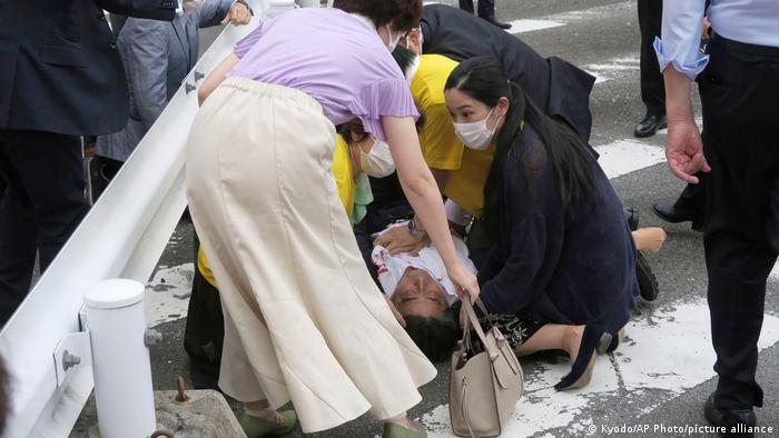 Exprimer ministro japonés Shinzo Abe, herido de gravedad en ataque