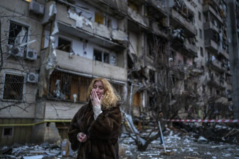 Video: Evacuar obligatoriamente a Donetsk, pide el presidente ucraniano a la población