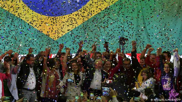 Brasil entra en campaña electoral con Lula por delante en las encuestas