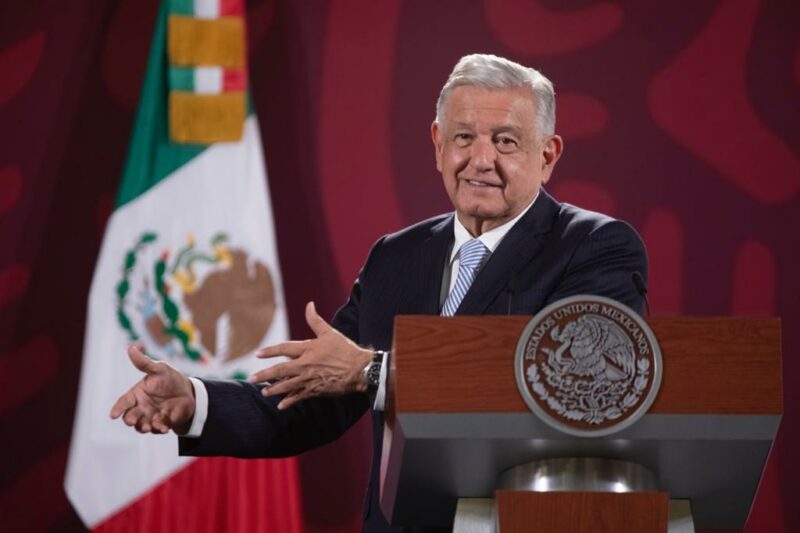 Pese a insultos y críticas, la oposición y los medios en México se ha portado bien, a diferencia de otras naciones, donde hay linchamientos políticos, destaca AMLO