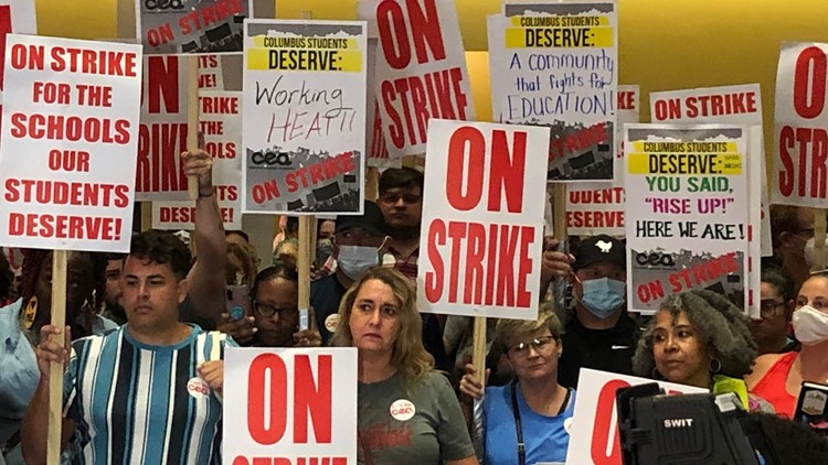 Video: Padres se unen al movimiento de huelga de maestros en Columbus. El sindicato de docentes y el distrito escolar reanudan negociaciones