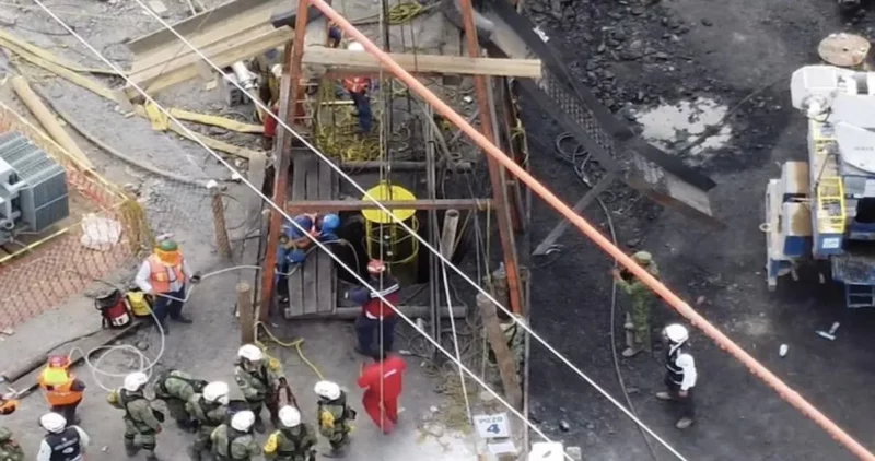 Videos: Un buzo militar ya ingresó a la mina