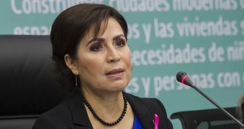 Video: Rosario Robles celebra que AMLO atienda a mujeres presas en espera de sentencia