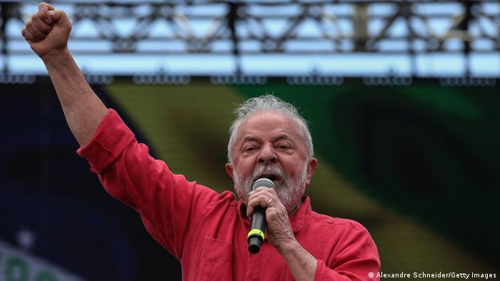 Lula con amplia ventaja ante Bolsonaro a tres días de elecciones
