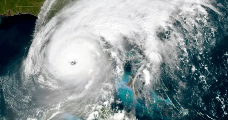 Videos: El Huracán “Ian” inunda el suroeste de Florida; hay gente atrapada en sus casas