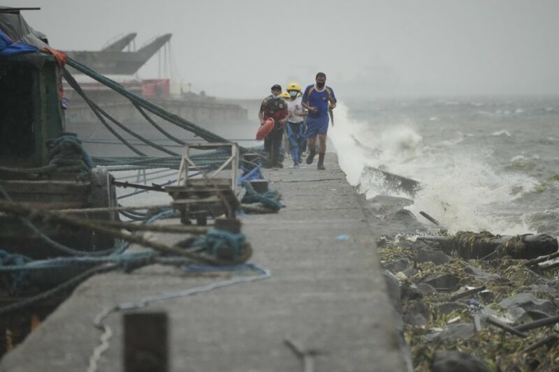 Tifón ‘Noru’ impacta Filipinas con vientos de 195 kilómetros por hora