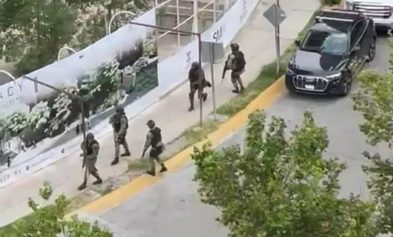 Videos: Un muerto y seis heridos, saldo del enfrentamiento entre militares y criminales en Zapopan