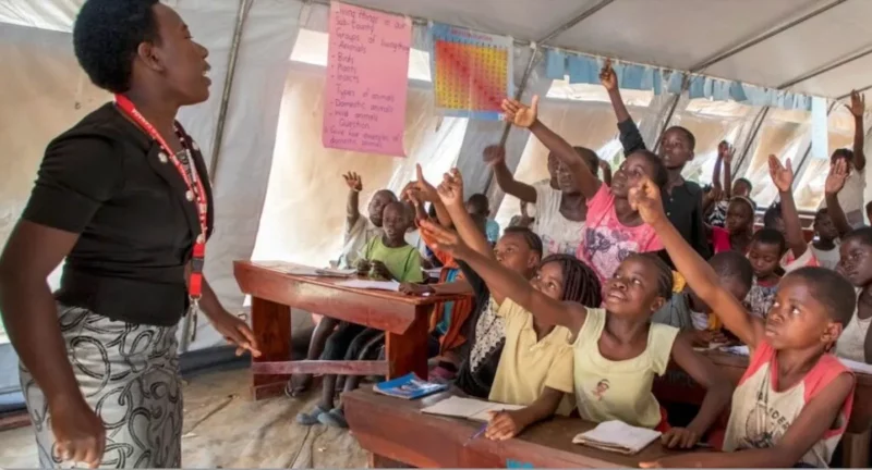 Se necesitan 69 millones de maestros para alcanzar la meta de educación básica universal, afirma la Unesco