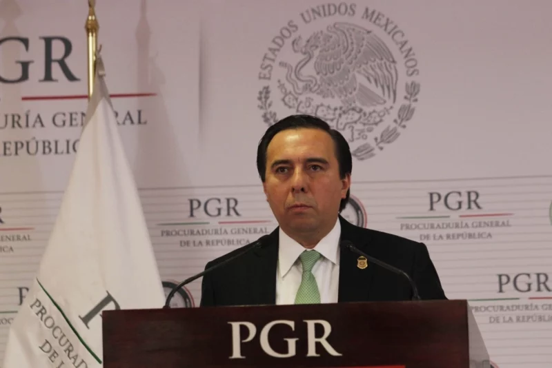 Promueve Zerón nuevo amparo contra orden de captura por el caso Ayotzinapa