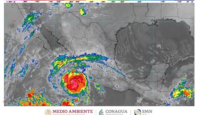 Video: El huracán “Roslyn”, categoría 4, se acerca a las costas de Jalisco y Nayarit