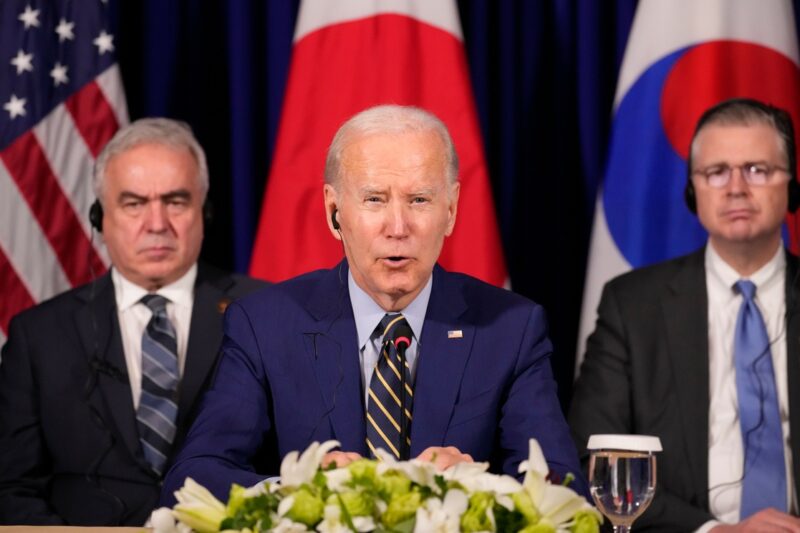 Línea de comunicación abierta con China para evitar conflictos, asegura Biden